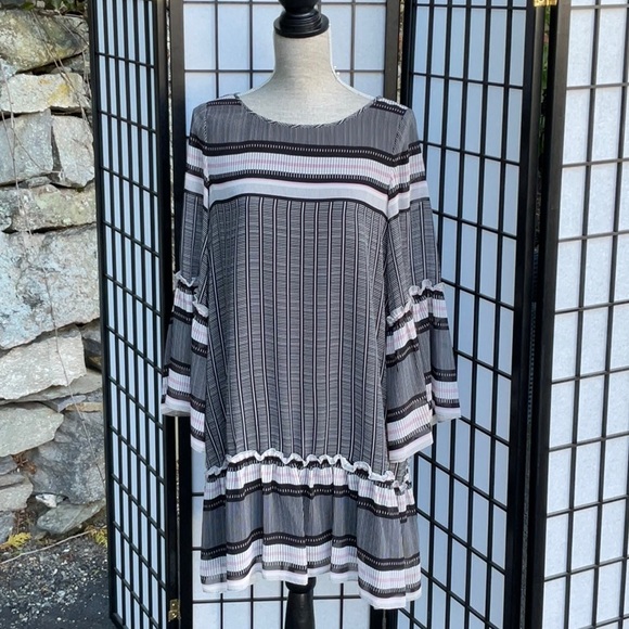 Max studio dress black with white and pink boho with ruffled sleeves semi sheer - Picture 4 of 9